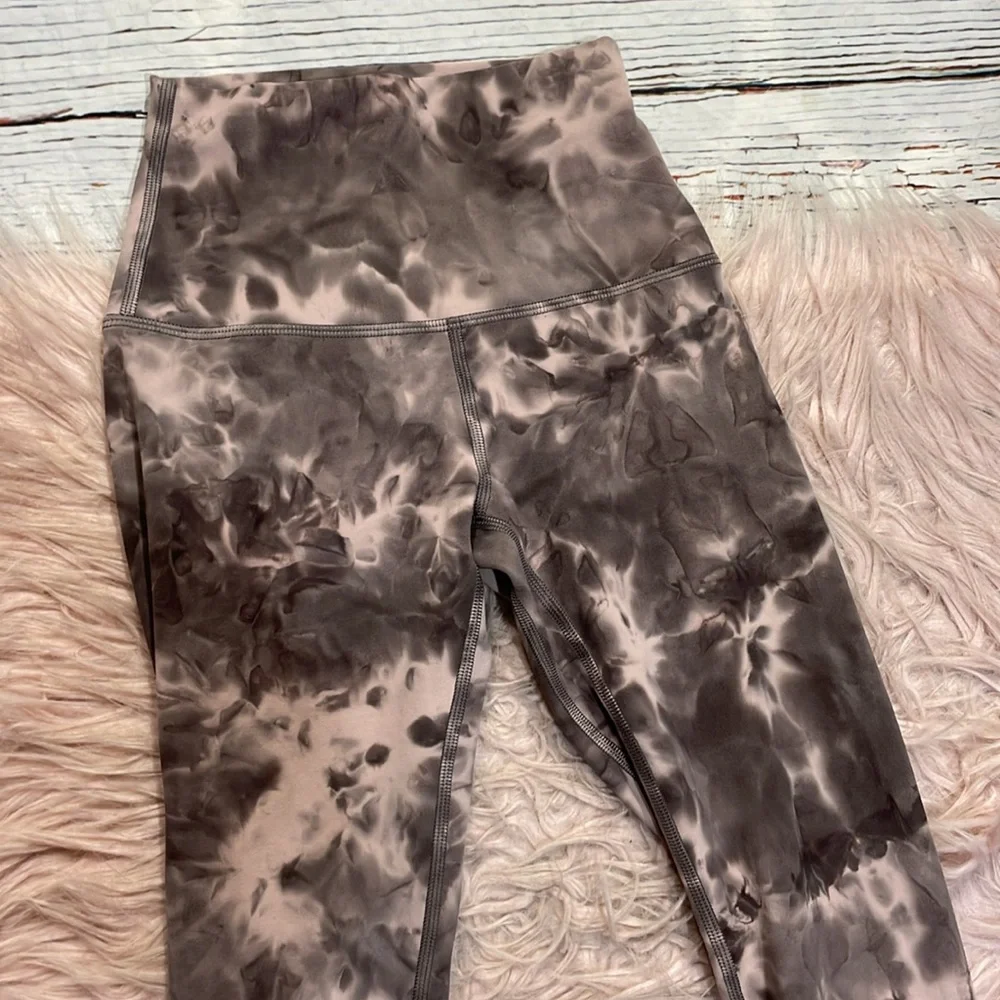 lululemon athletic diamond dye leggings - Picture 8 of 11
